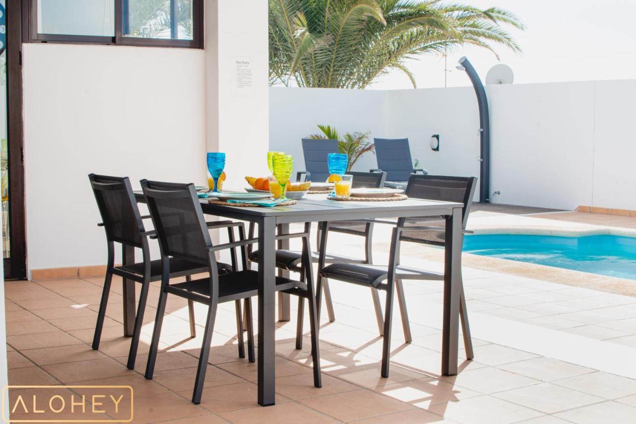 Orcades Close To Town Center Pool & A/c Vil·la