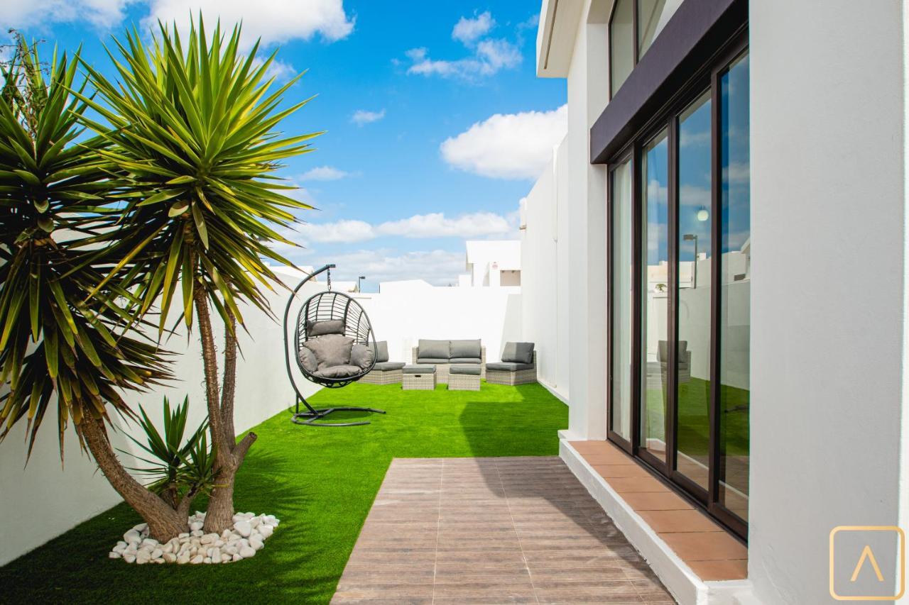 Orcades Close To Town Center Pool & A/c Vil·la
