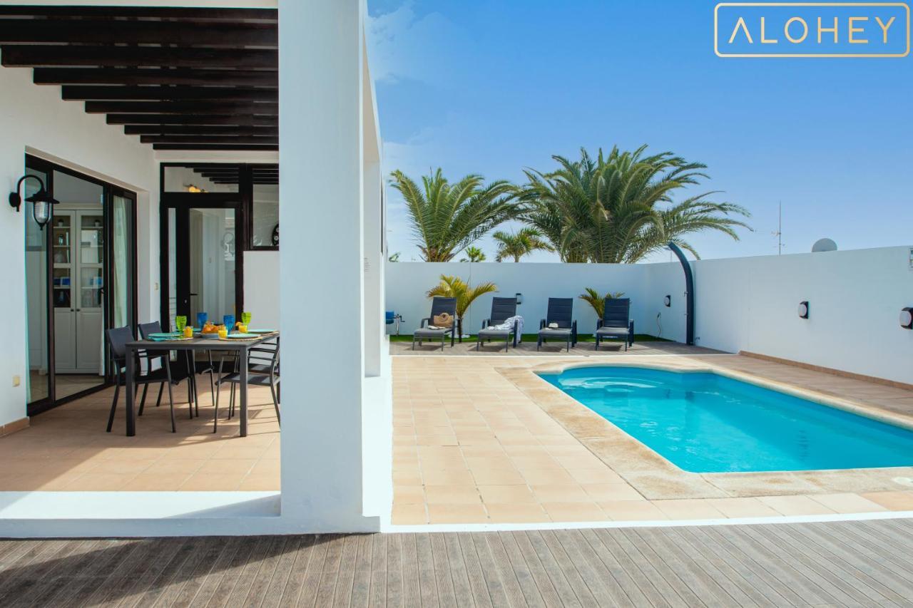 Orcades Close To Town Center Pool & A/c Villa