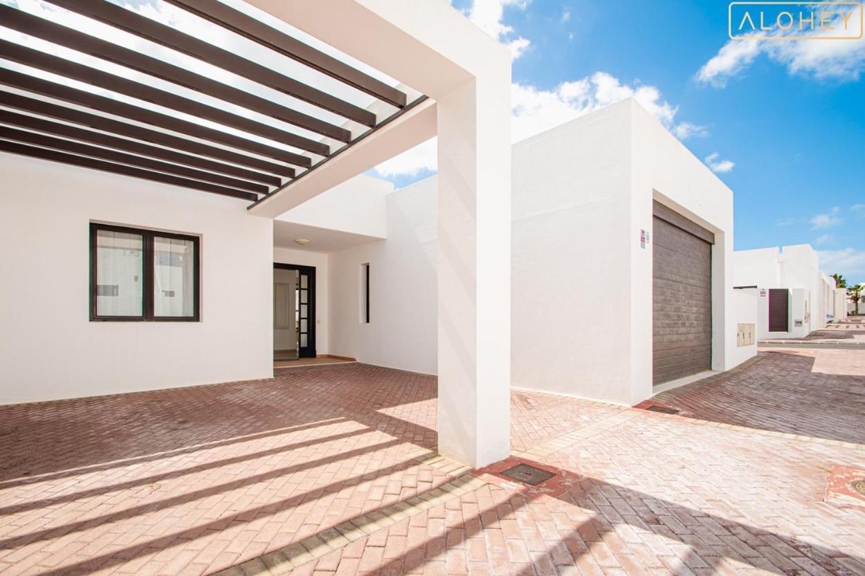 Orcades Close To Town Center Pool & A/c